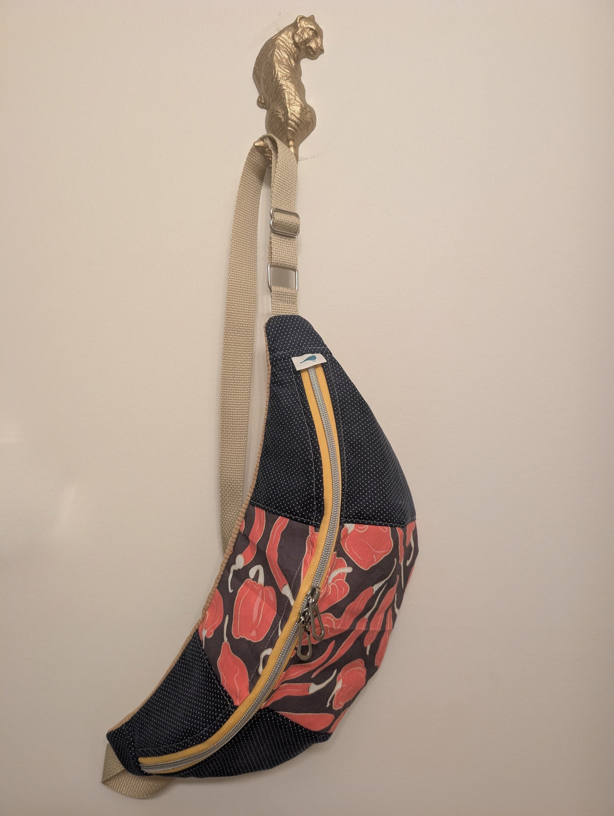 Granny's Got Heat! Crossbody M